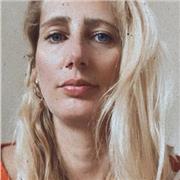 Laureata in Lettere Moderne offre lezioni a studenti delle medie superiori